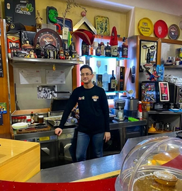 Barista esperto con esperienza