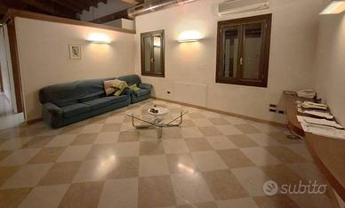 Immobile di 300 m² con più di 5 locali a Marostica