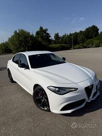 Giulia sport edition 2.2 180cv