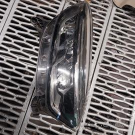 FARO DESTRO RENAULT CAPTUR