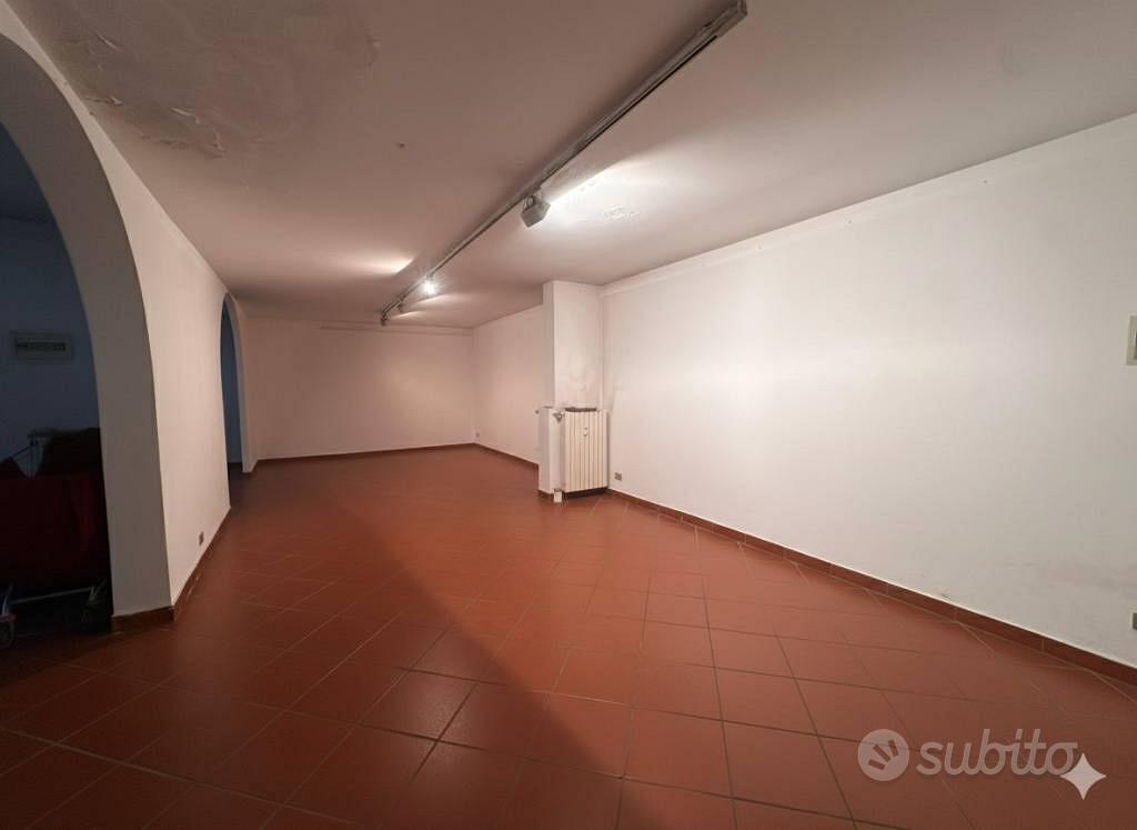 Immobile di 155 m² con 5 locali a Arese - Altro