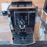 macchina caffè delonghi