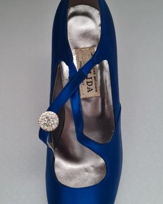 Scarpe decolté blu elettrico in raso con gioiello