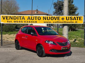 Lancia Ypsilon 1.0 FireFly Hybrid Silver