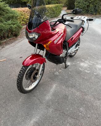 Honda Transalp 650 del 2002 pronta all’uso