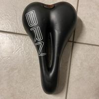 Sella bici BRN, borsello SCHWALBE, portaoggetti