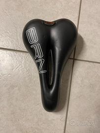 Sella bici BRN, borsello SCHWALBE, portaoggetti