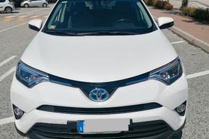 Toyota RAV4 Hybrid Lounge – 2016 – 115.000 km
