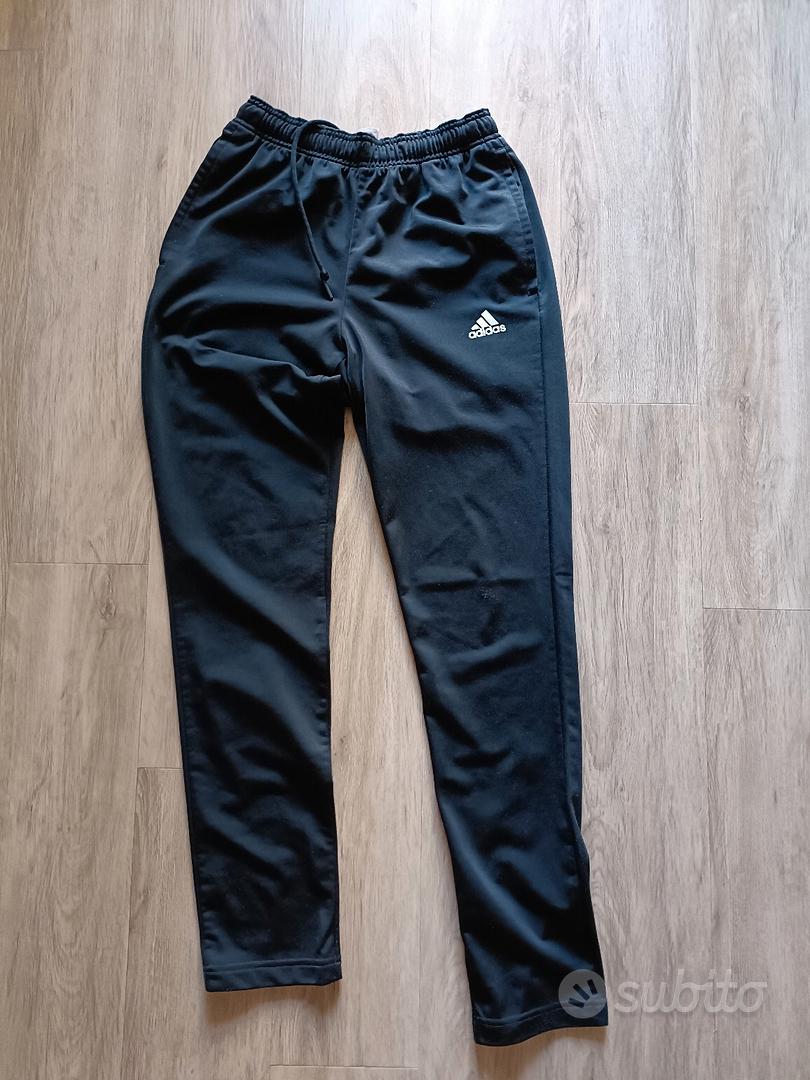 Pantaloni adidas outlet larghi corti