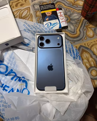 Iphone 17 pro max + Assicurazione