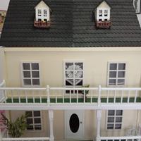 Casa delle bambole stile Vittoriano