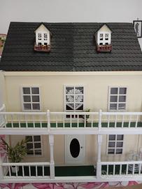 Casa delle bambole stile Vittoriano