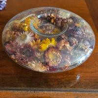 Centrotavola con fiori secchi in vetro