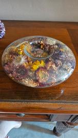 Centrotavola con fiori secchi in vetro
