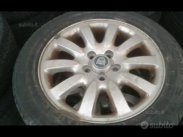 1. Cerchio jaguar x type 2.0.0.3