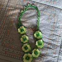 Collana in plastica vintage