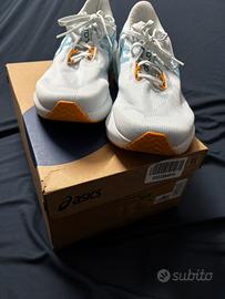 Asics novablast 5 uomo 45 pari al nuovo