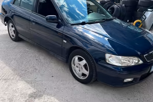 Honda Accord sedan blu 1850 cc benz km originali