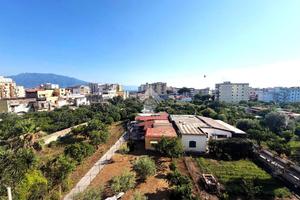 3 LOCALI A TORRE ANNUNZIATA