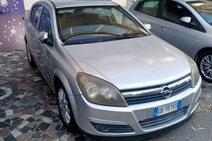 Opel Astra 1.3 CDTI 5 porte € 2.600 TRATTABILI .
