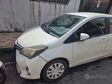 Toyota Yaris 2015 3 serie 5P benzina
