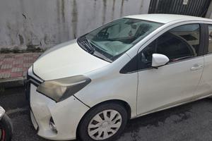 Toyota Yaris 2015 3 serie 5P benzina