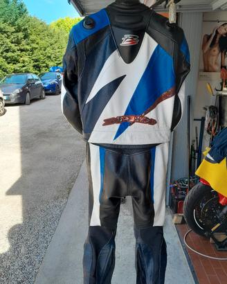 tuta in pelle motociclista 