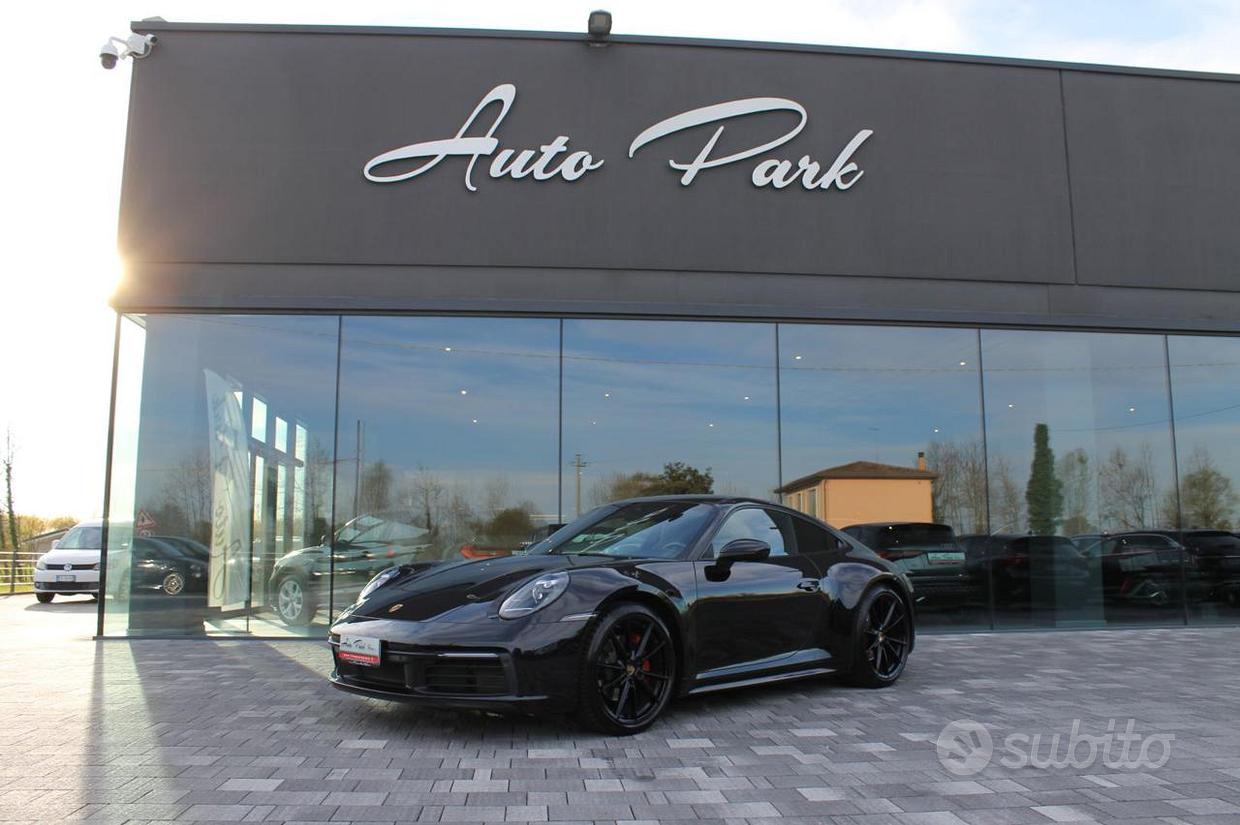 PORSCHE 911 (992)