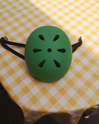 Casco per sport acquatici