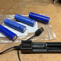 4 batterie pile celle 18650 usate