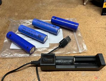4 batterie pile celle 18650 usate
