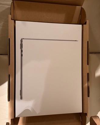 MacBook Air 13” Apple M3 – Nuovo – Grigio Siderale
