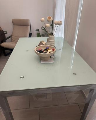 Tavolo in vetro allungabile
