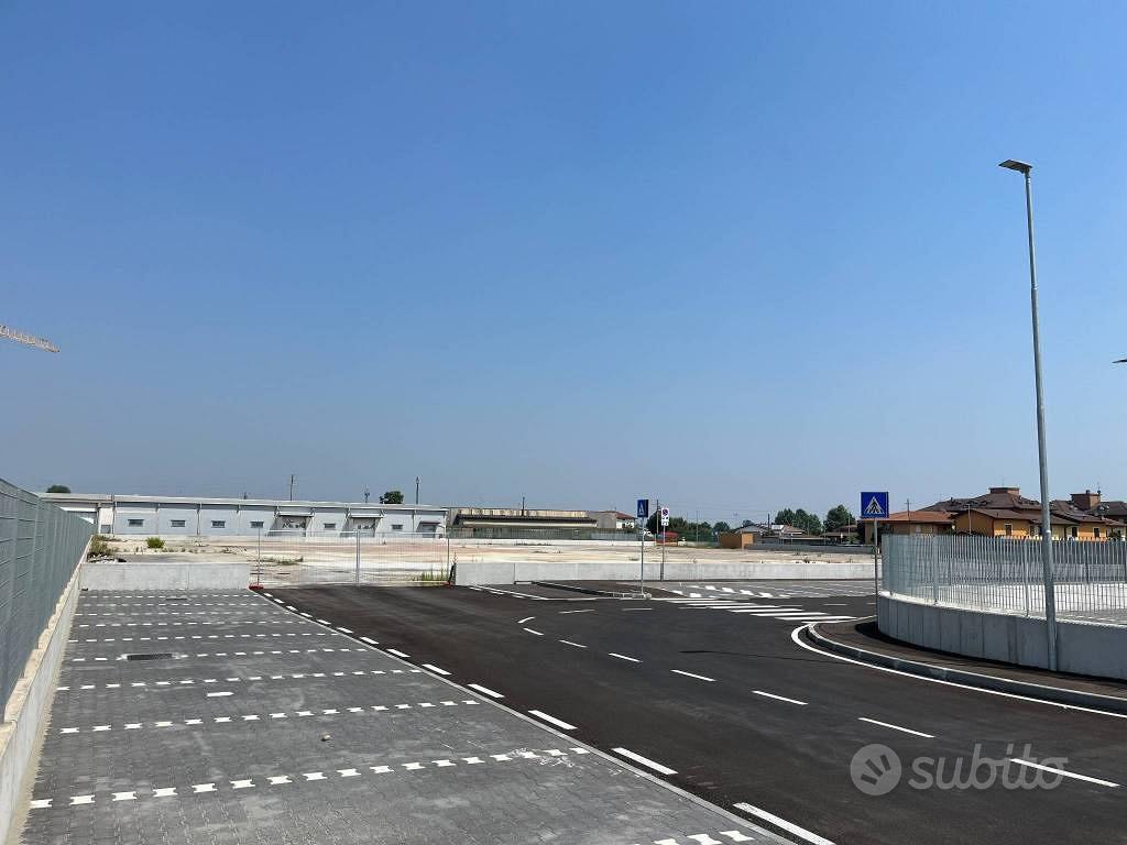 Terreno di 12000 m² a Castrezzato - Vista 2