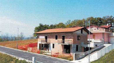 Appartamento di 137 m² con più di 5 locali e box a
