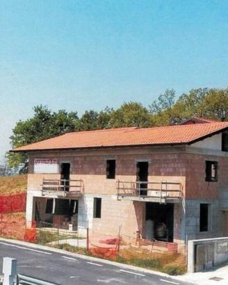 Appartamento di 137 m² con più di 5 locali e box a