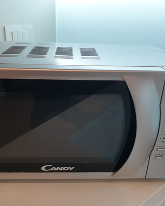 Forno Microonde Candy 700W, Grill, 20L