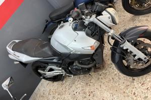 Suzuki gsr 600