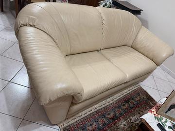 Divano e 2 poltrone 