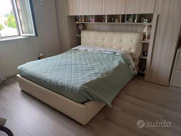 Letto matrimoniale con contenitore
