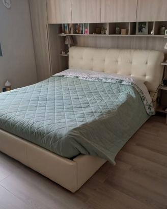 Letto matrimoniale con contenitore
