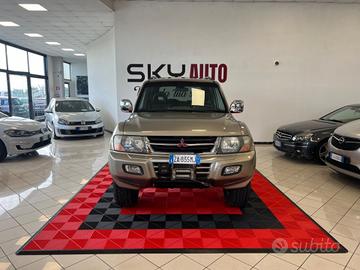 Mitsubishi Pajero 3.2 16V DI-D 3p. GLX Autocarro