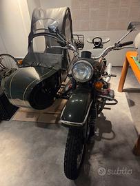 URAL SIDECAR 650 vintage con tettuccio 