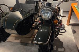 URAL SIDECAR 650 vintage con tettuccio 