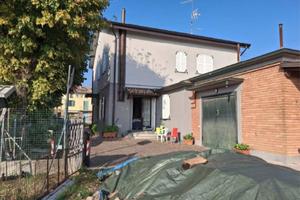 Immobile in asta di 299 m² con 4 locali e box auto