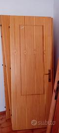 Si danno porte interne in legno di pino 70x200 cm