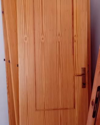 Si danno porte interne in legno di pino 70x200 cm