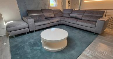 Divano ad angolo con relax e divano letto