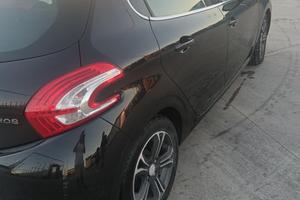 Peugeot 208 anno 2013