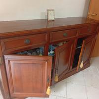 credenza in stile classico